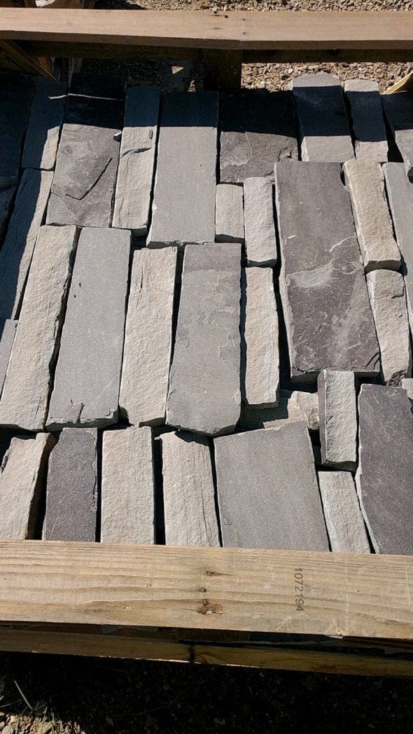 Charcoal Canyon Natural Thin Stone Veneer Stock Pallet