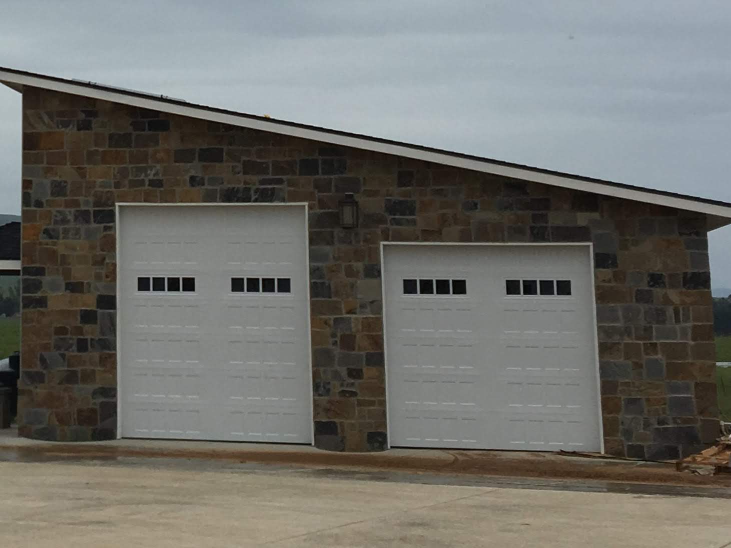 Potomac-Castle-Rock-Stlye-Thin-Stone-Veneer-Exterior