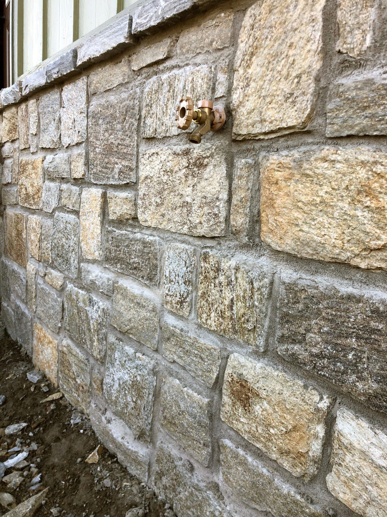 Reedley Natural Thin Stone Veneer Wainscoting Close-Up