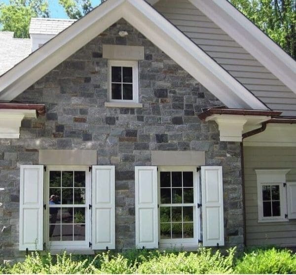 Home exterior with Carlisle real thin stone veneer
