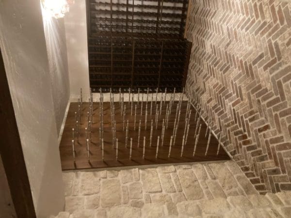 Interior wine cellar with La Spezia real stone veneer
