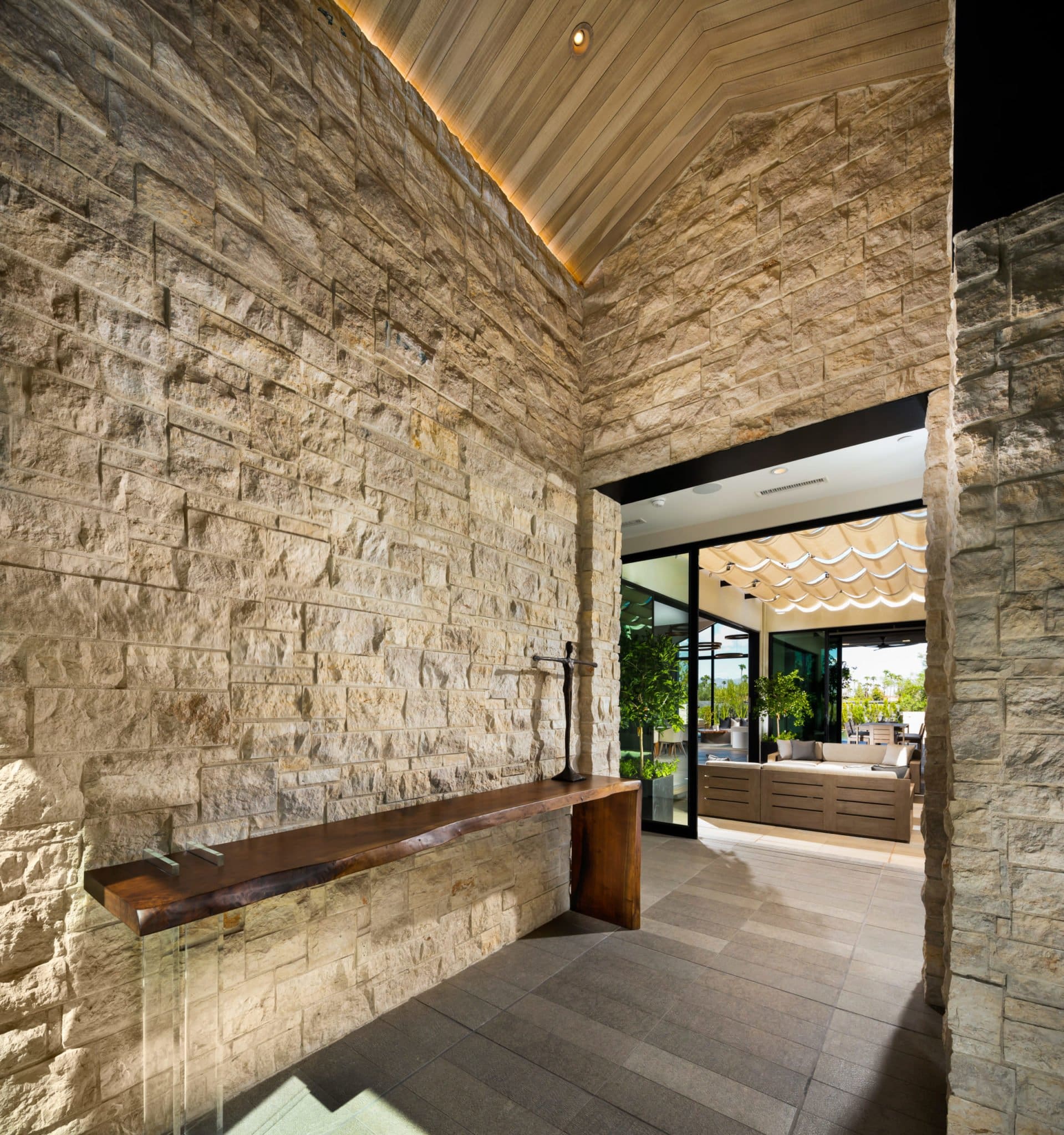 Nob Hill Real Dimensional Ledgestone Natural Thin Veneer Interior