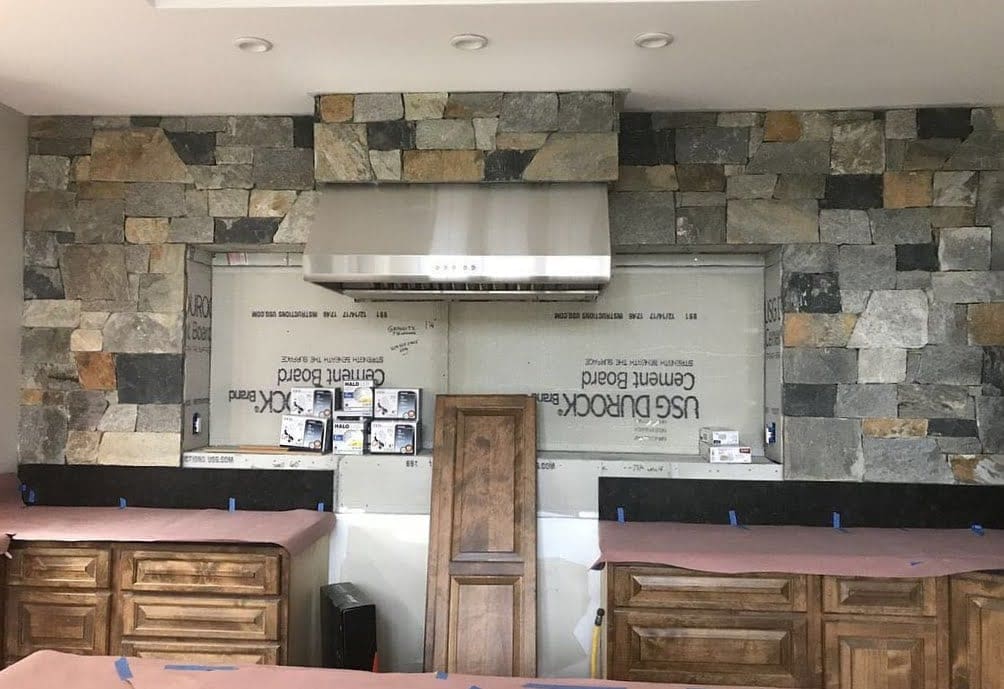 Danbury and Hampton Real Stone Veneer Blend Backsplash