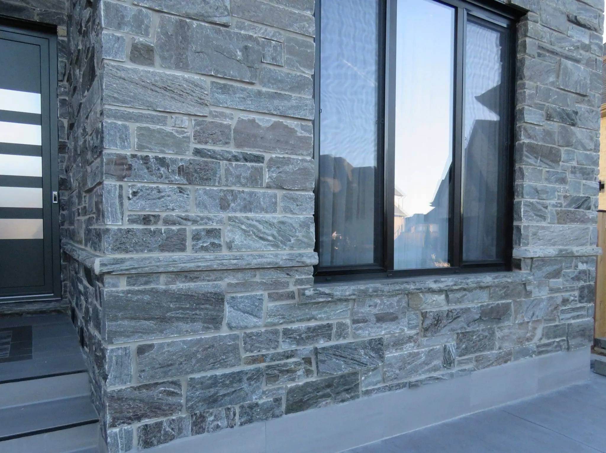 Pembroke Natural Splitface Granite Thin Veneer Exterior