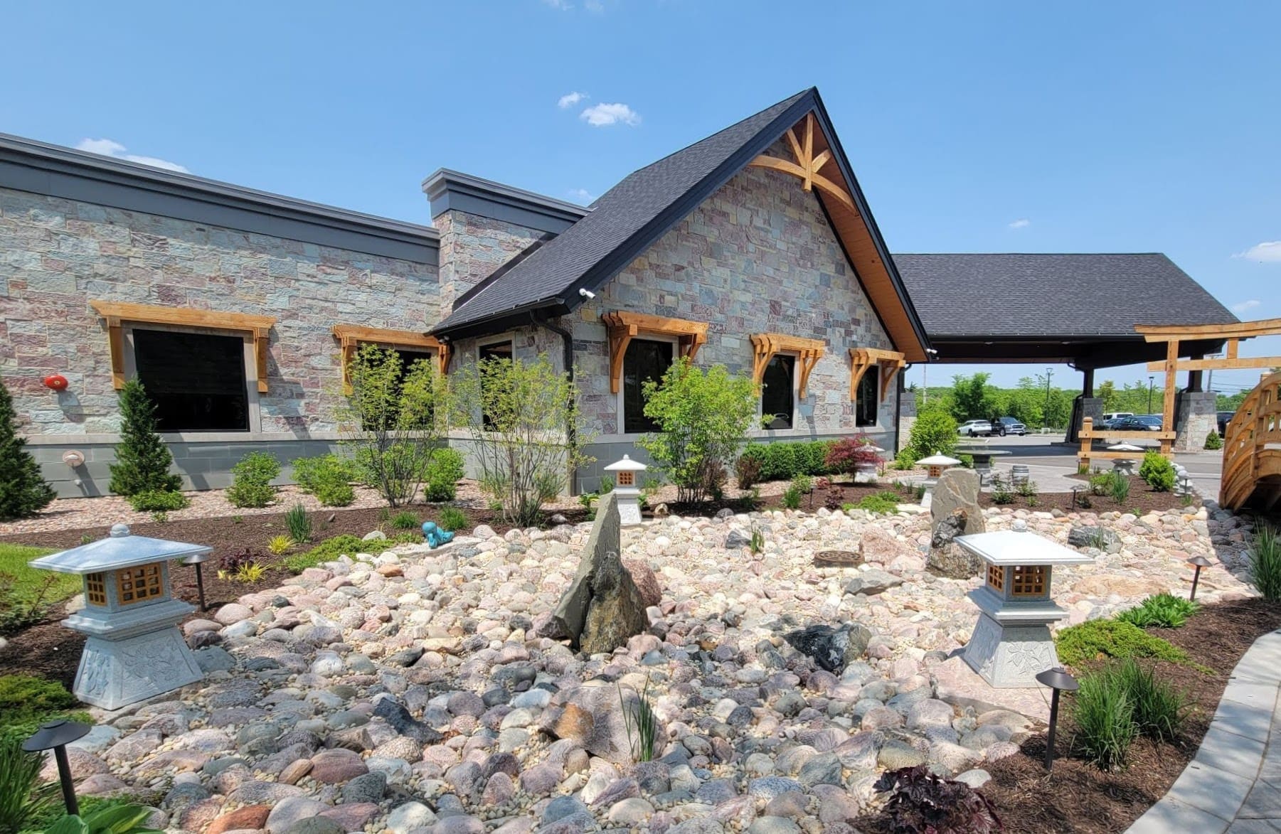 Ambrose Dimensional Style Natural Thin Stone Veneer Exterior