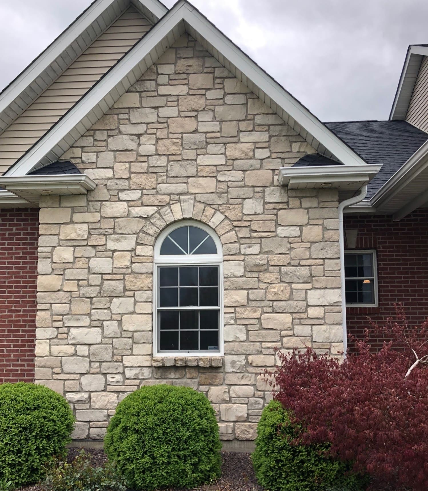 Chalet Natural Thin Stone Veneer Accent Wall