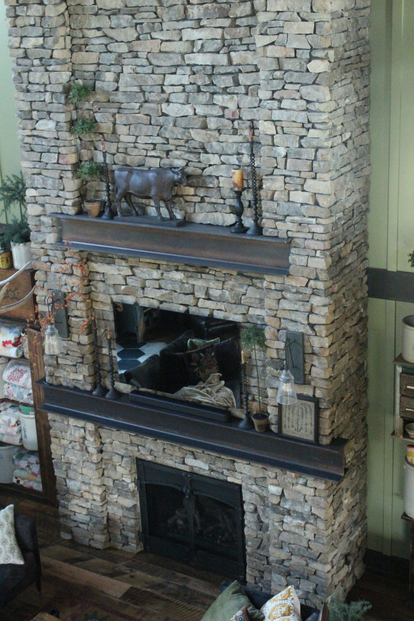 Mortarless natural stone veneer fireplace