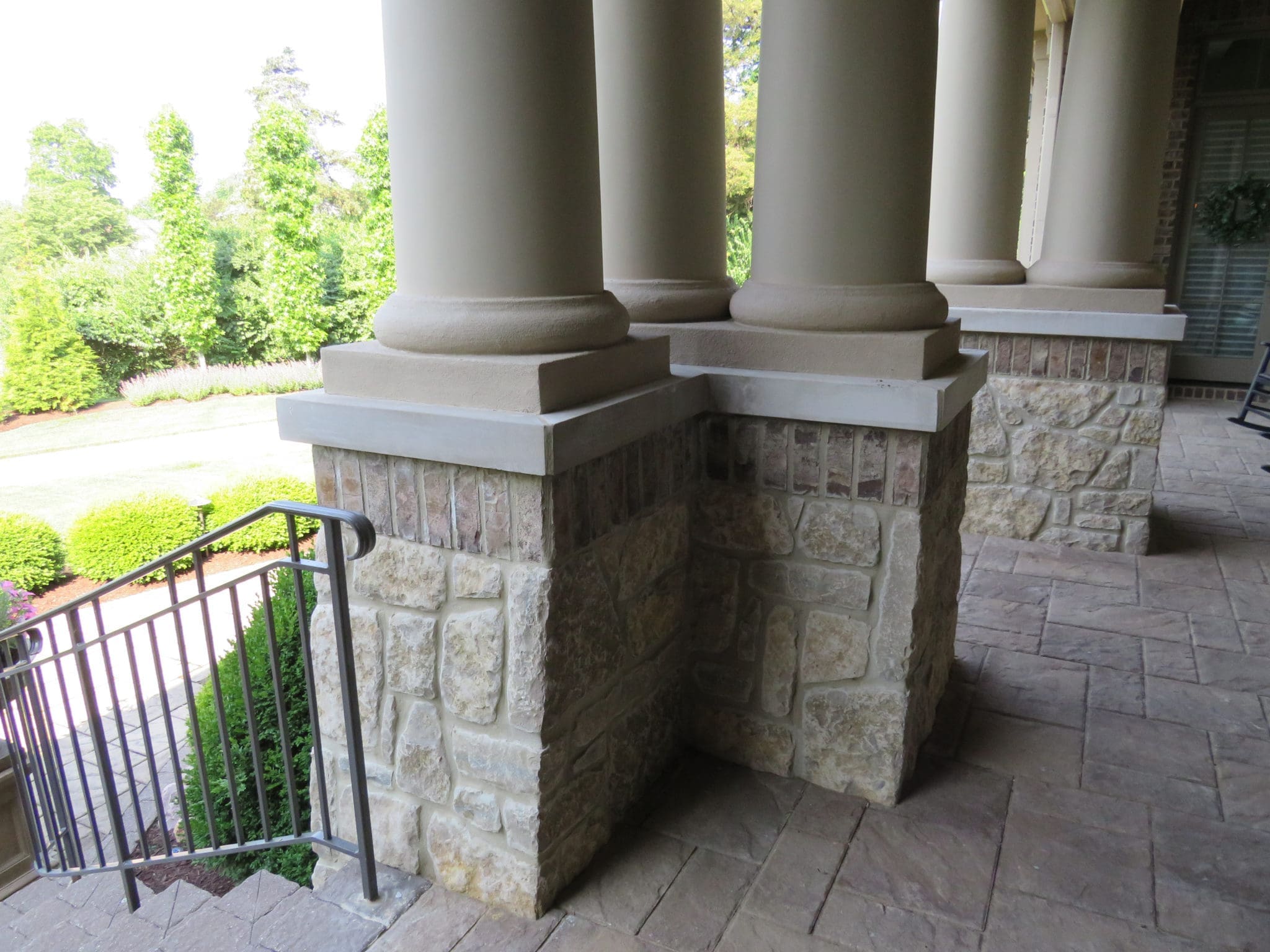Chateau Natural Thin Stone Veneer Front Entrance Pillars with Brick