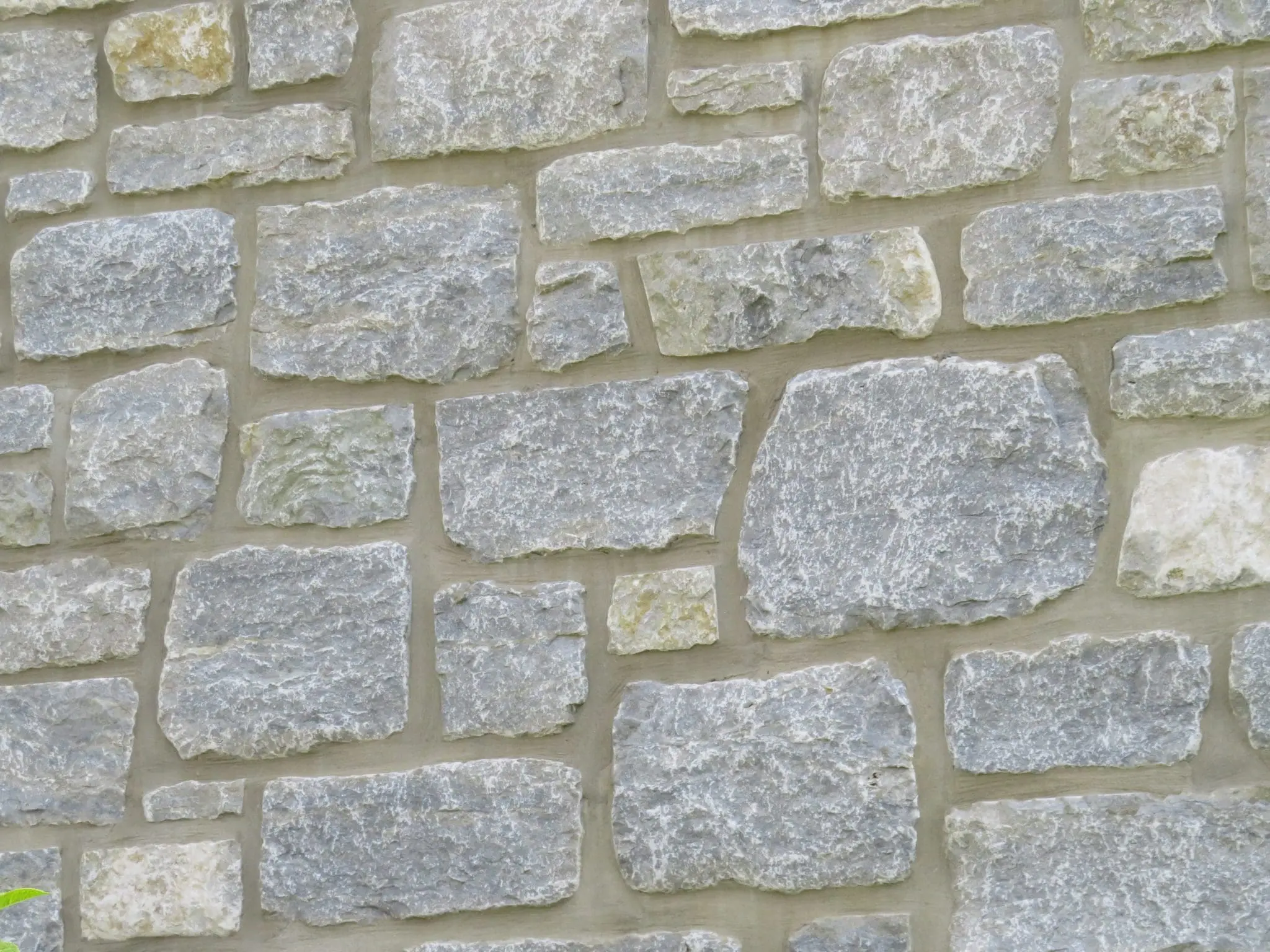 Nottingham Custom Linear Natural Thin Stone Veneer Close-Up