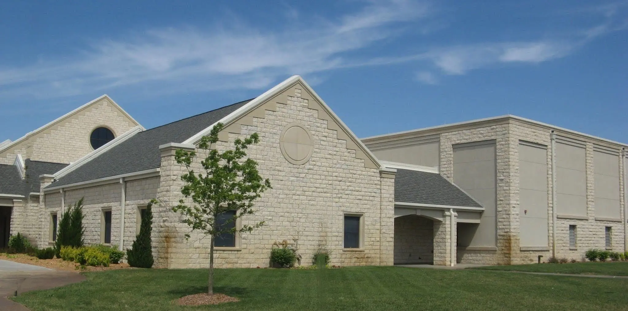 Athens Natural Limestone Thin Veneer Commercial Exterior with Only 7.75 Inch Pieces