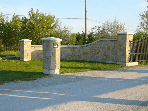 Castle Ridge Real Stone Veneer Entrance Gate